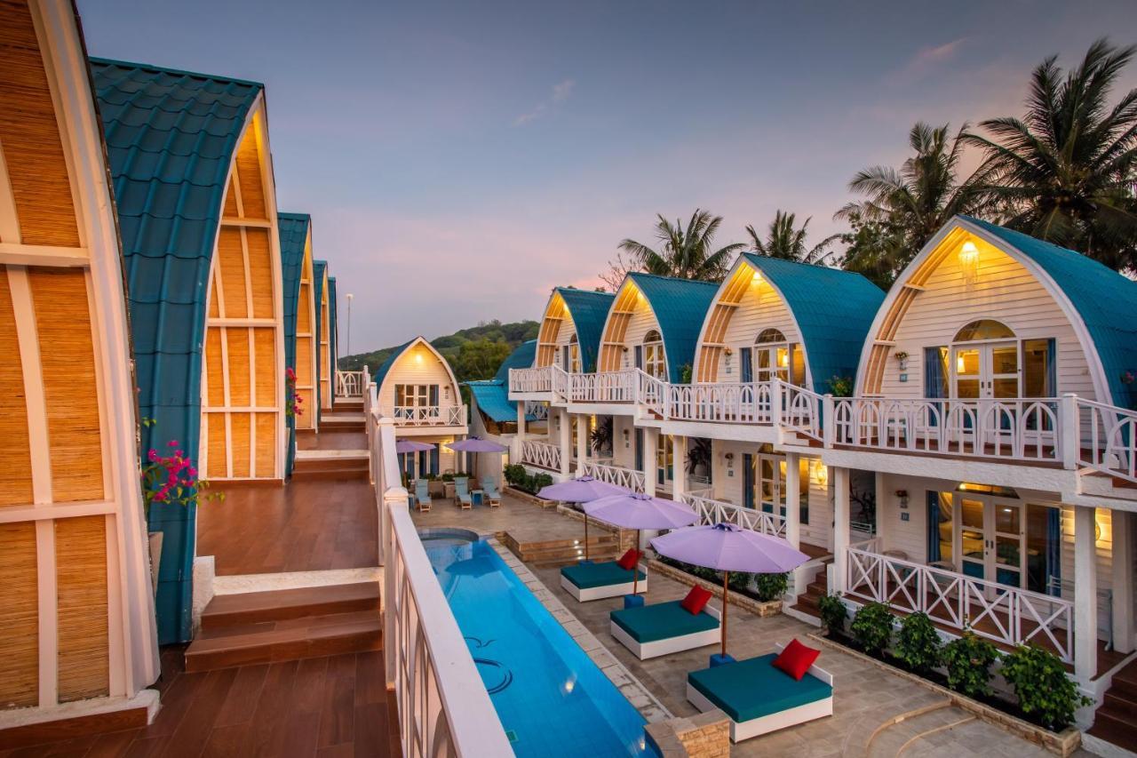 Santorini Beach Resort Gili Trawangan Exterior foto