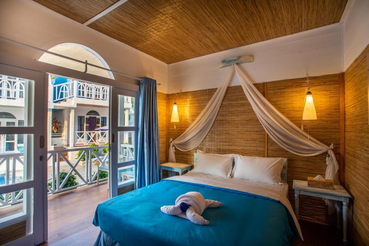 Santorini Beach Resort Gili Trawangan Exterior foto